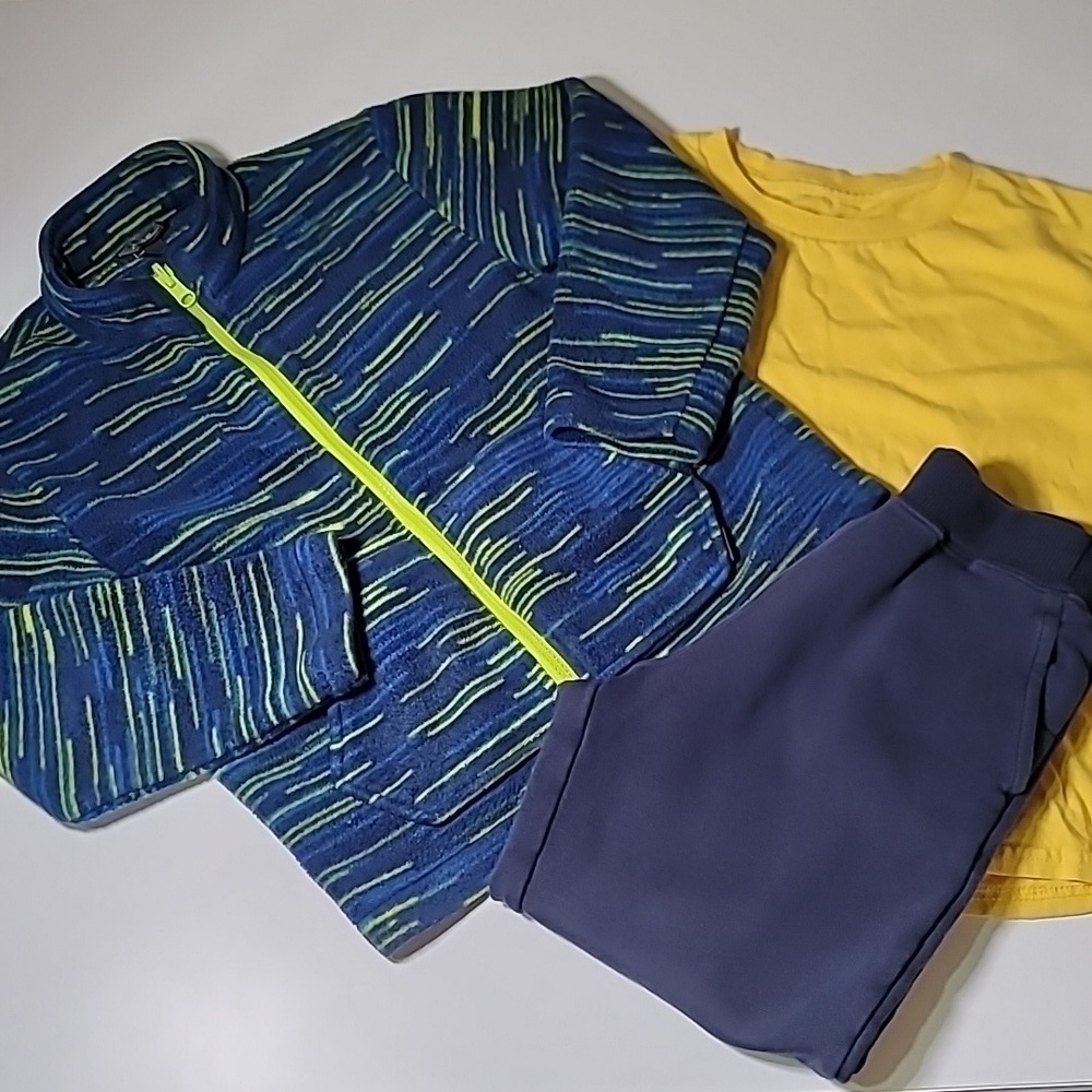 3/$30 EDDIE BAUER Fleece Zip Up + Uniqlo Joggers navy + Yellow plain tshirt